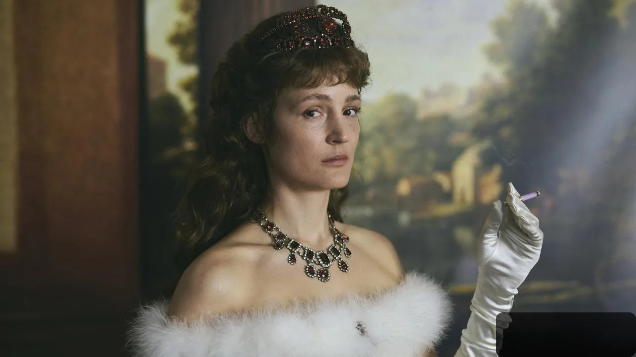 Léa Seydoux Is in for a Rude Awakening in a Clip From Cannes Competition Film ‘Gentle Monster’ (Exclusive)