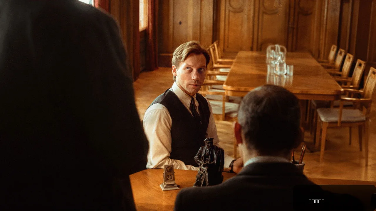 Two Prosecutors trailer thumbnail